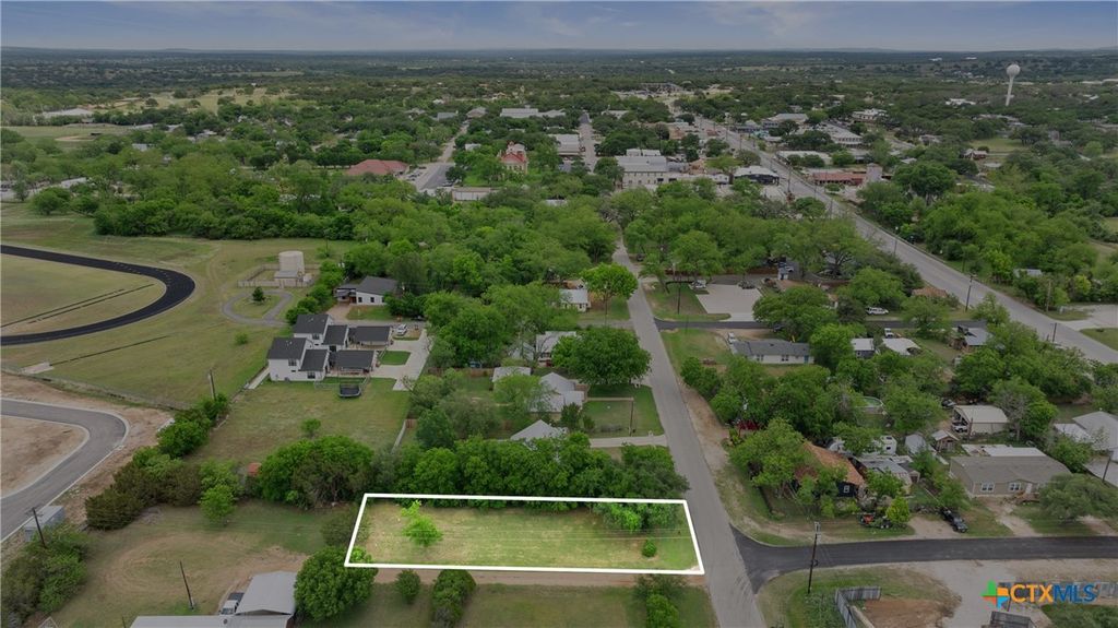 Image 17 of property listing at 306 W Pecan Drive, Johnson City, TX 78636