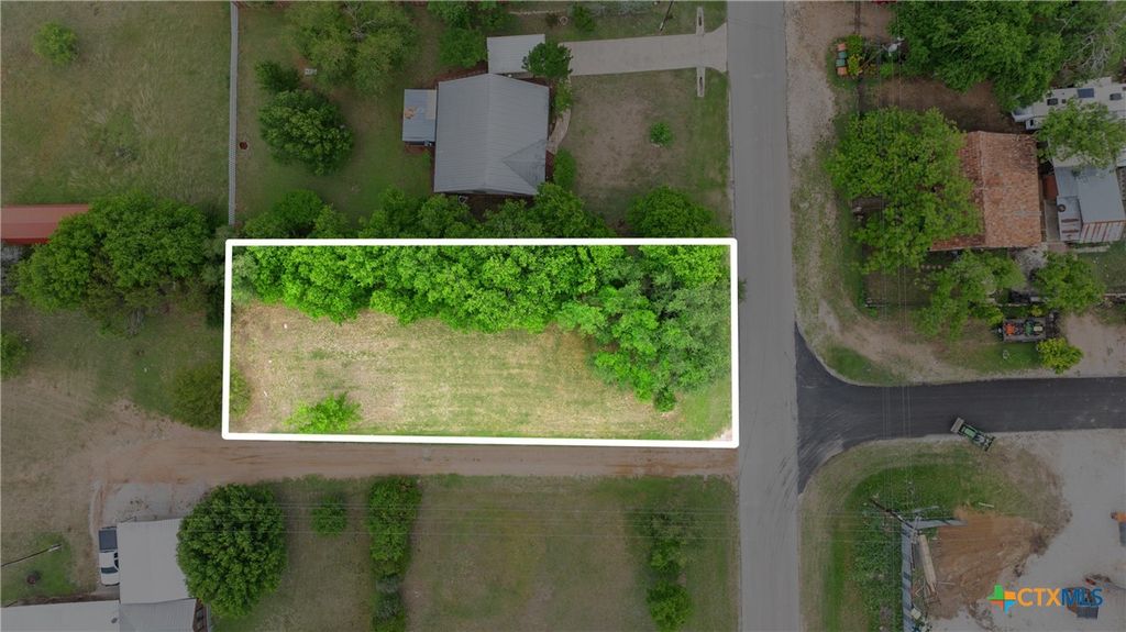 Image 18 of property listing at 306 W Pecan Drive, Johnson City, TX 78636