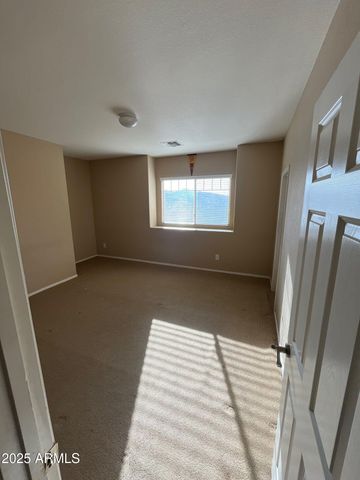 39203 N CAROLINA Avenue, San Tan Valley, AZ 85140