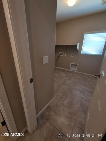 39203 N CAROLINA Avenue, San Tan Valley, AZ 85140