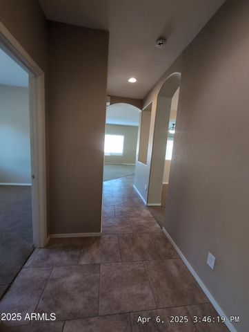 39203 N CAROLINA Avenue, San Tan Valley, AZ 85140