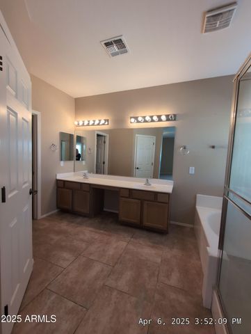 39203 N CAROLINA Avenue, San Tan Valley, AZ 85140