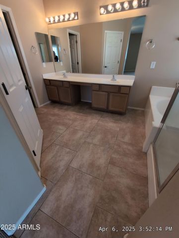 39203 N CAROLINA Avenue, San Tan Valley, AZ 85140