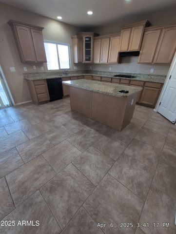 39203 N CAROLINA Avenue, San Tan Valley, AZ 85140