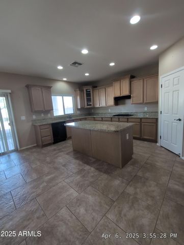 39203 N CAROLINA Avenue, San Tan Valley, AZ 85140