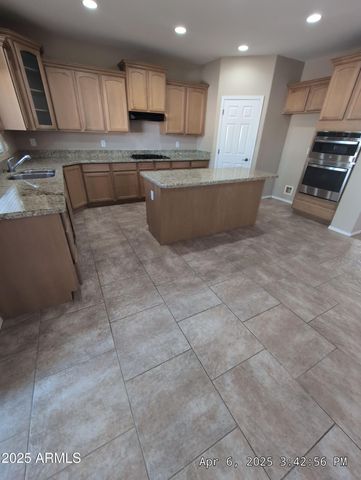 39203 N CAROLINA Avenue, San Tan Valley, AZ 85140