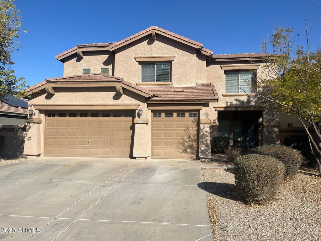 39203 N CAROLINA Avenue, San Tan Valley, AZ 85140