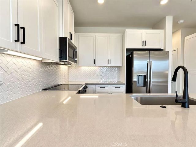 1313 N Pinecrest Paseo, Ontario, CA 91762