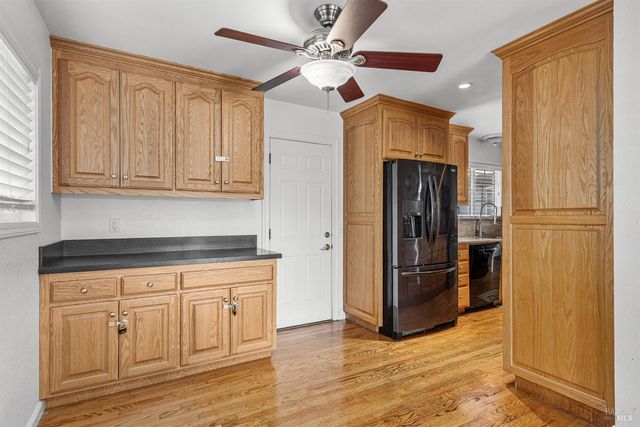 5232 Badger Rd, Santa Rosa, CA 95409