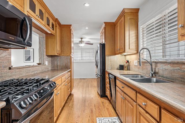 5232 Badger Rd, Santa Rosa, CA 95409