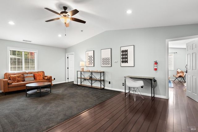 5232 Badger Rd, Santa Rosa, CA 95409