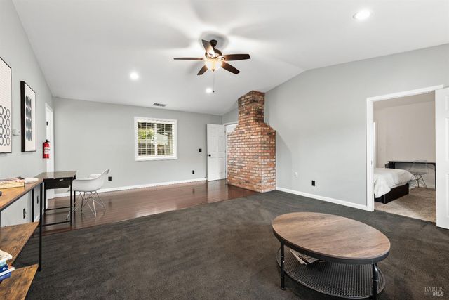 5232 Badger Rd, Santa Rosa, CA 95409