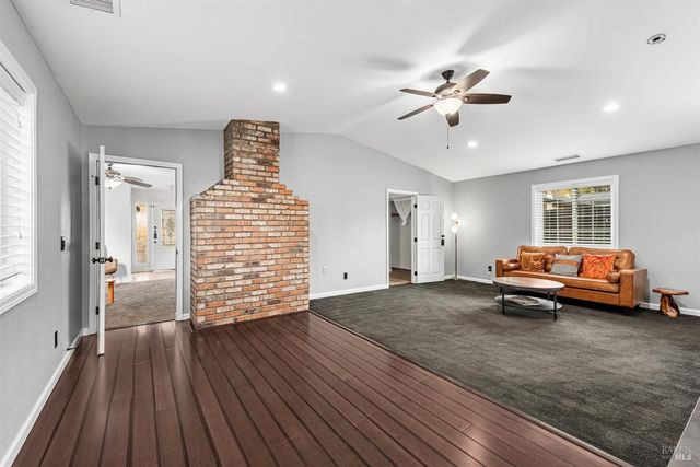 5232 Badger Rd, Santa Rosa, CA 95409