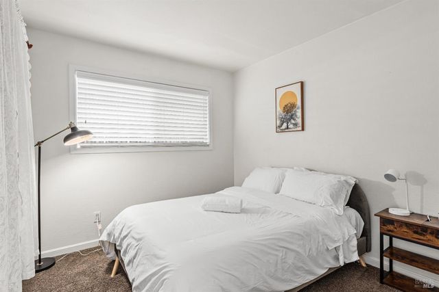 5232 Badger Rd, Santa Rosa, CA 95409