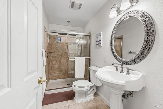 5232 Badger Rd, Santa Rosa, CA 95409