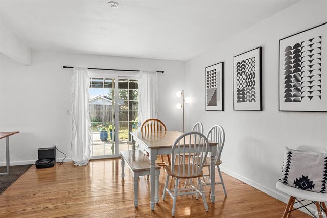 5232 Badger Rd, Santa Rosa, CA 95409