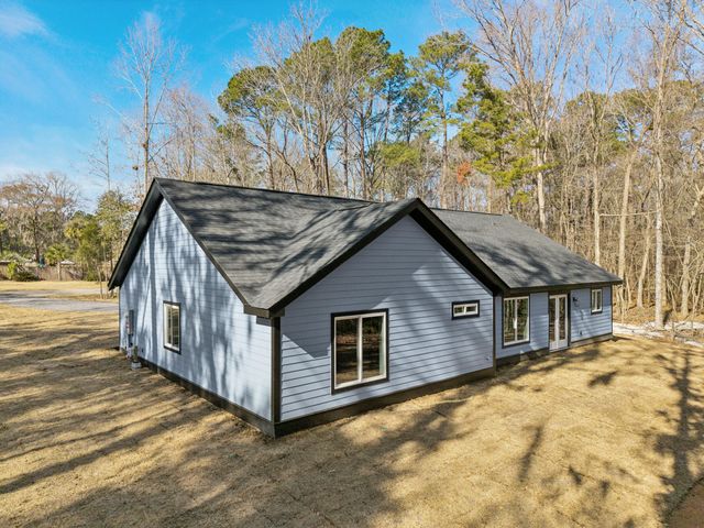 1011 Golf Course Parkway, Moncks Corner, SC 29461