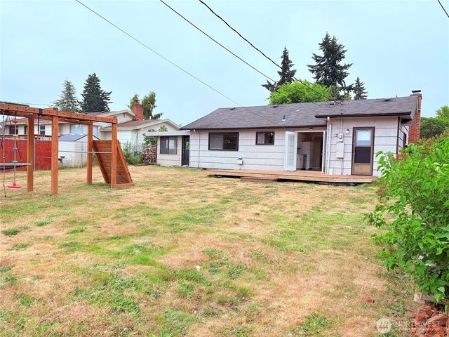 135 W Forest, Port Angeles, WA 98362