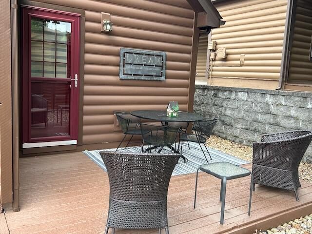 142 Natures Way, Hollister, MO 65672