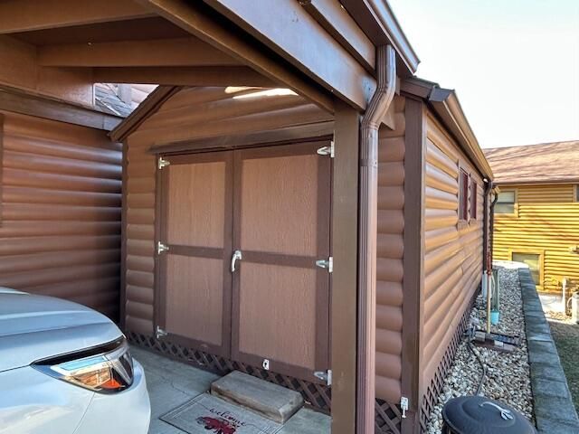 142 Natures Way, Hollister, MO 65672