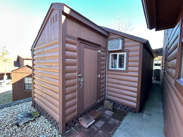 142 Natures Way, Hollister, MO 65672