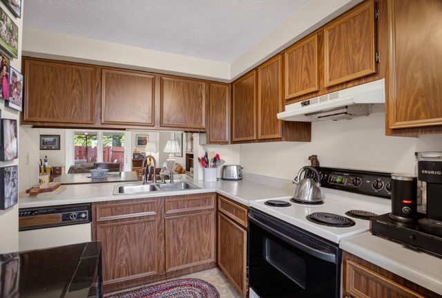 400 Redrome Circle E, Bridgeville, PA 15017
