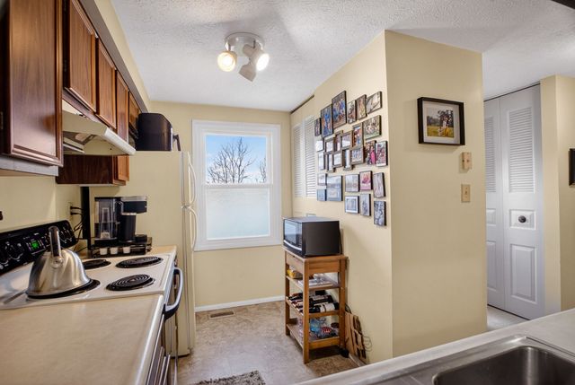 400 Redrome Circle E, Bridgeville, PA 15017