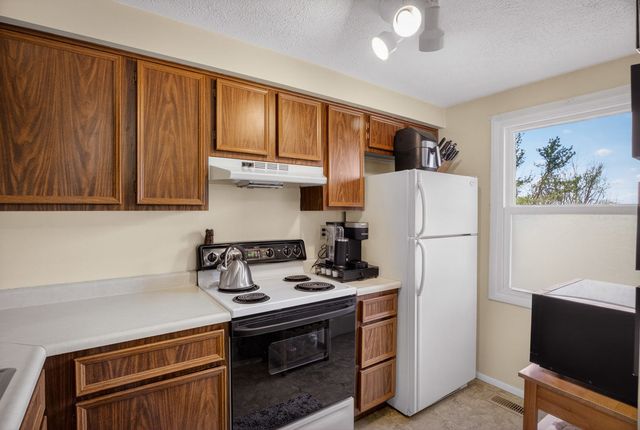 400 Redrome Circle E, Bridgeville, PA 15017