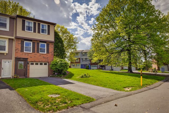 400 Redrome Circle E, Bridgeville, PA 15017