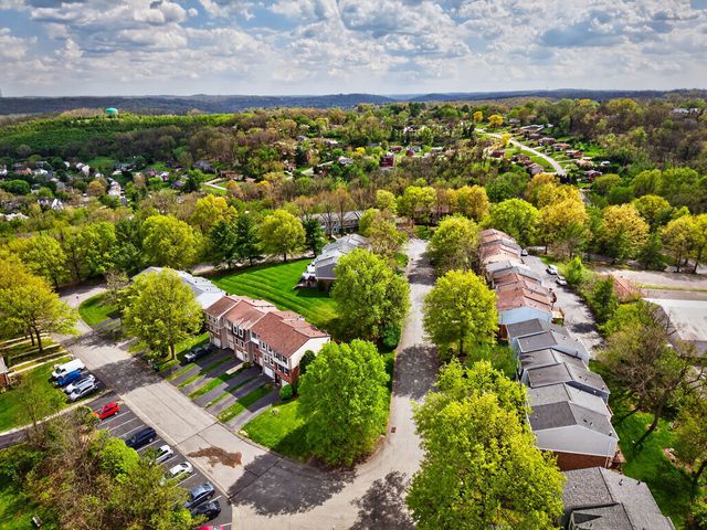 400 Redrome Circle E, Bridgeville, PA 15017