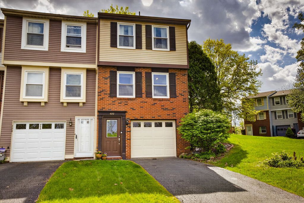 400 Redrome Circle E, Bridgeville, PA 15017