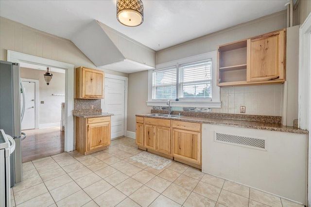 1002 Howbert AVE SW, Roanoke, VA 24015