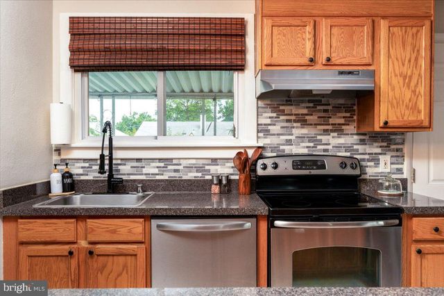 1402 ISTED RD, Glen Burnie, MD 21060