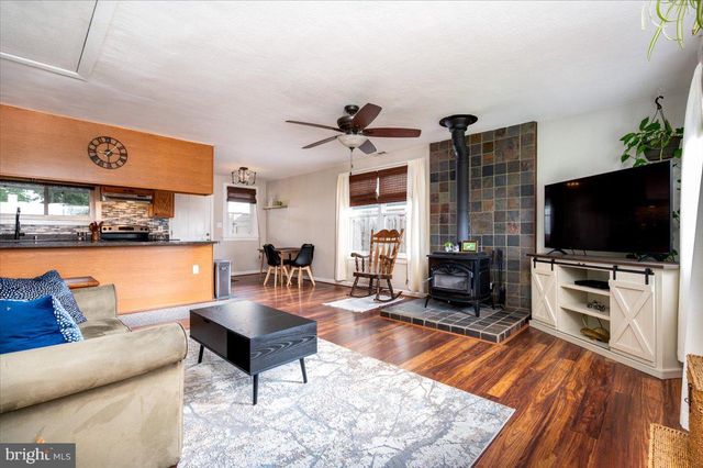 1402 ISTED RD, Glen Burnie, MD 21060