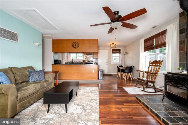 1402 ISTED RD, Glen Burnie, MD 21060