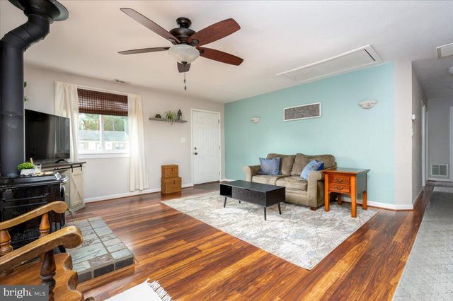 1402 ISTED RD, Glen Burnie, MD 21060