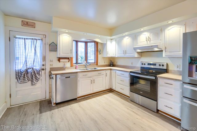 203 Sawyer Street, Grand Blanc, MI 48439
