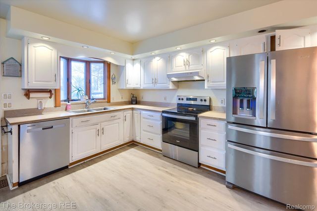 203 Sawyer Street, Grand Blanc, MI 48439