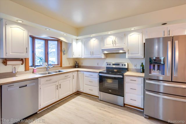 203 Sawyer Street, Grand Blanc, MI 48439