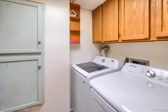 203 Sawyer Street, Grand Blanc, MI 48439