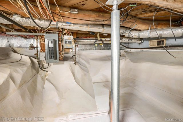 203 Sawyer Street, Grand Blanc, MI 48439