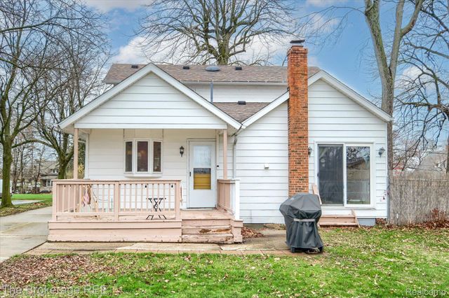 203 Sawyer Street, Grand Blanc, MI 48439