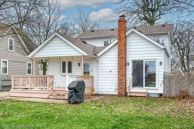 203 Sawyer Street, Grand Blanc, MI 48439