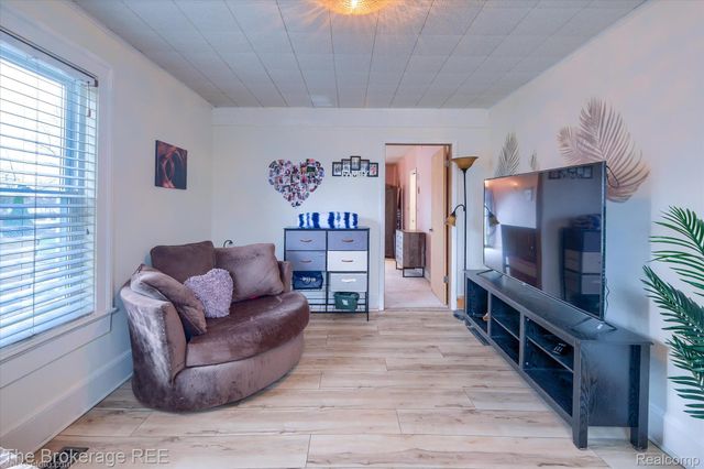 203 Sawyer Street, Grand Blanc, MI 48439