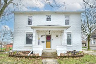 203 Sawyer Street, Grand Blanc, MI 48439