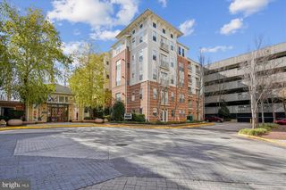 9490 VIRGINIA CENTER BLVD #130, Vienna, VA 22181