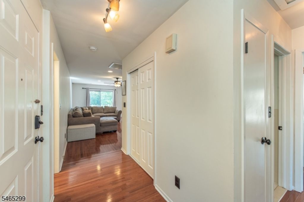 12 Frankie Ln 12, East Hanover Twp., NJ 07936 — photo 2
