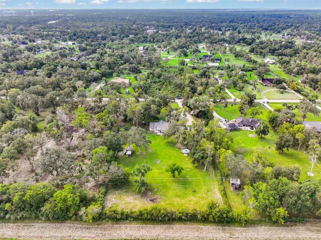 209 Buffalo Trail, Lake Jackson, TX 77566