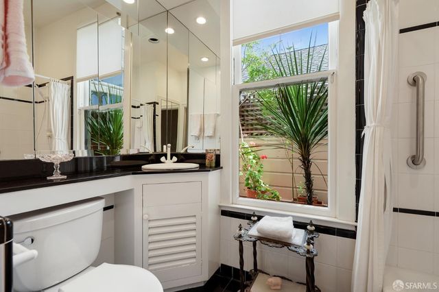 941 Lombard Street, San Francisco, CA 94133