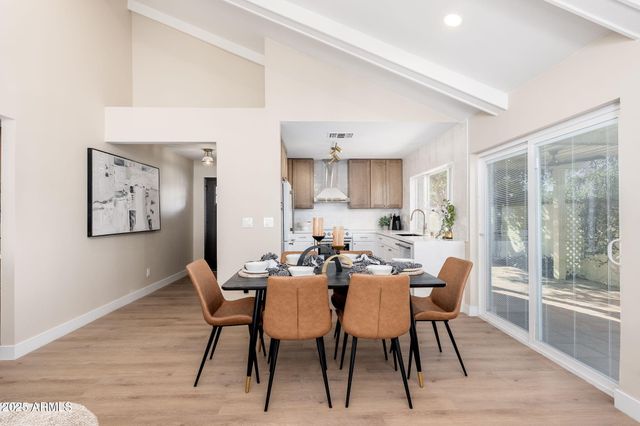 5752 N SCOTTSDALE Road, Paradise Valley, AZ 85253